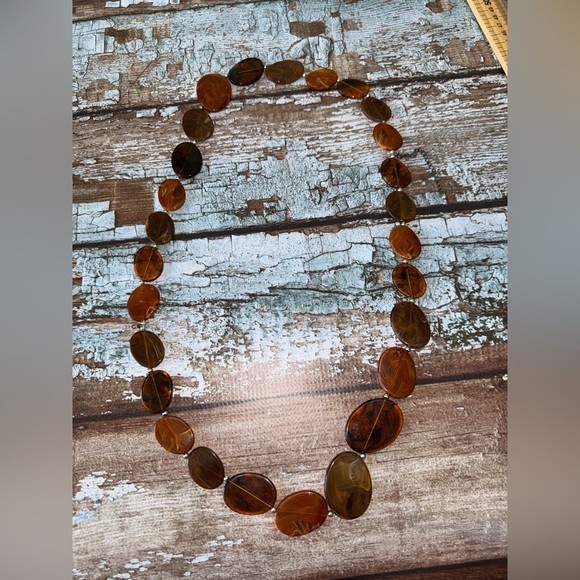 Elegant Brown Beaded Necklace - Picture 6 of 8